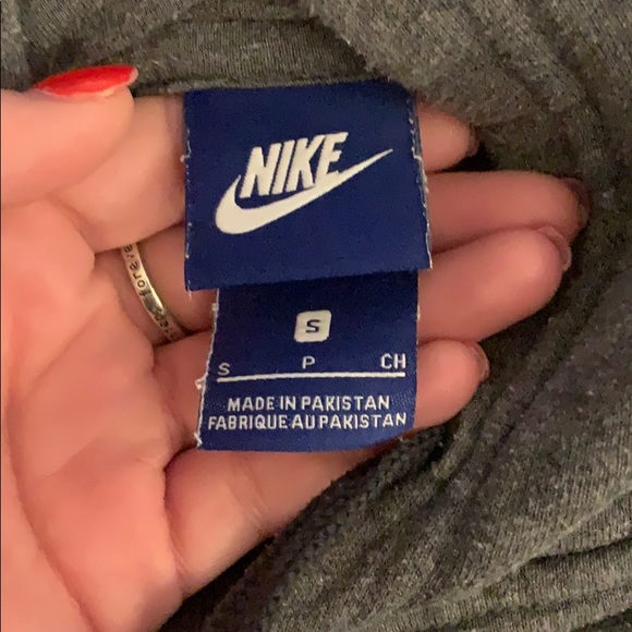 Gray Nike sweatshirt - Picture 2 of 4